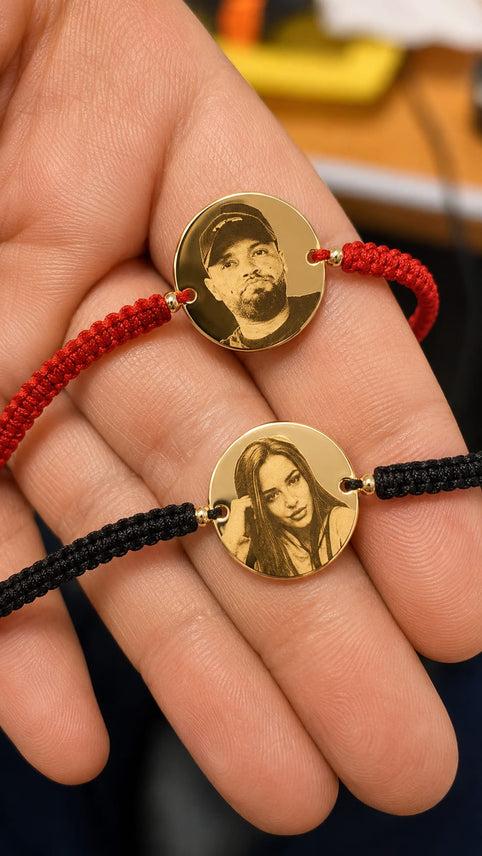 Arta Personalizării – Bijuterii cu Inițiale și Gravuri din Aur 14K