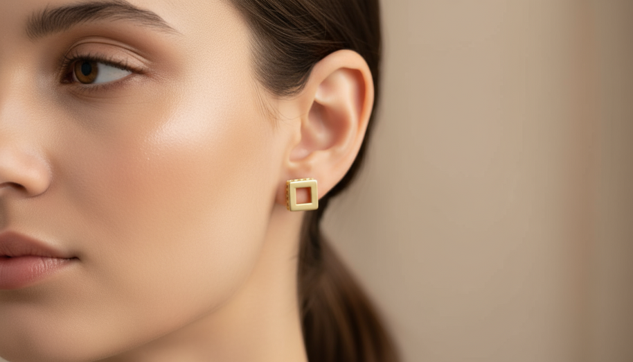 Square Stud Earrings with Zircon Detail