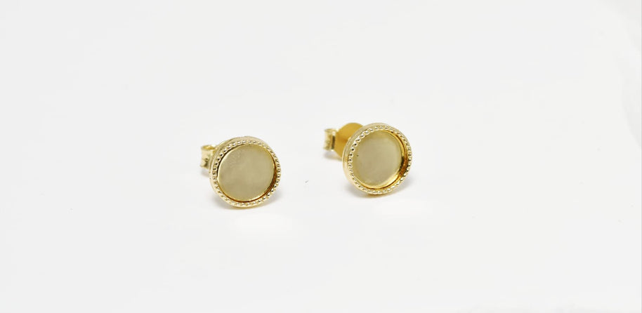 Round Stud Earrings — Engravable Design