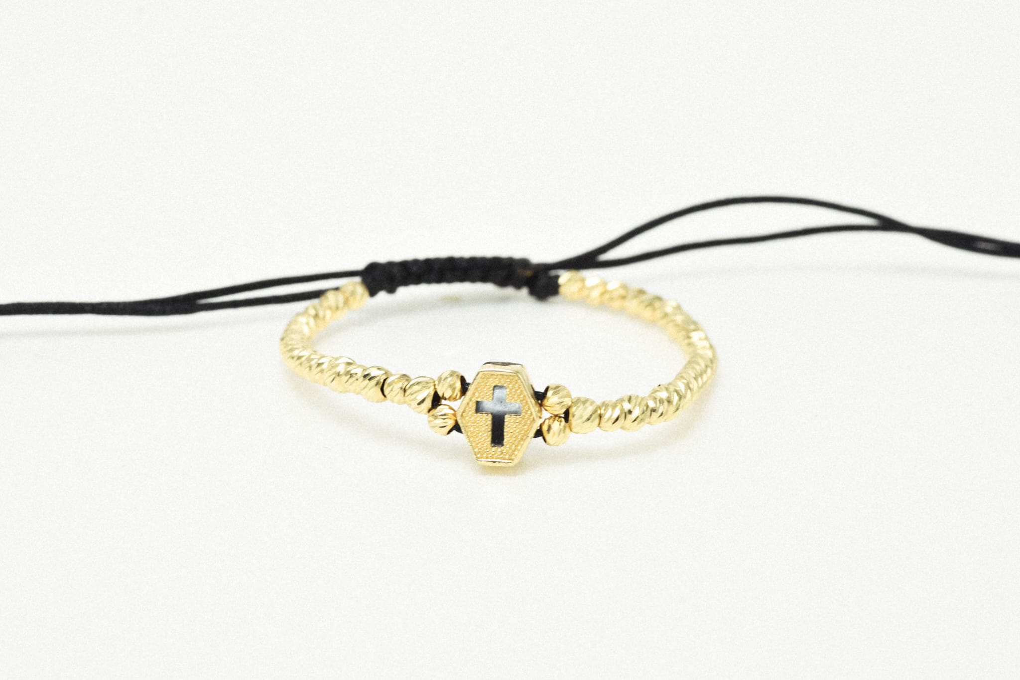 14K Gold Red Cord Bracelet – Baby Feet Charm (Engravable)
