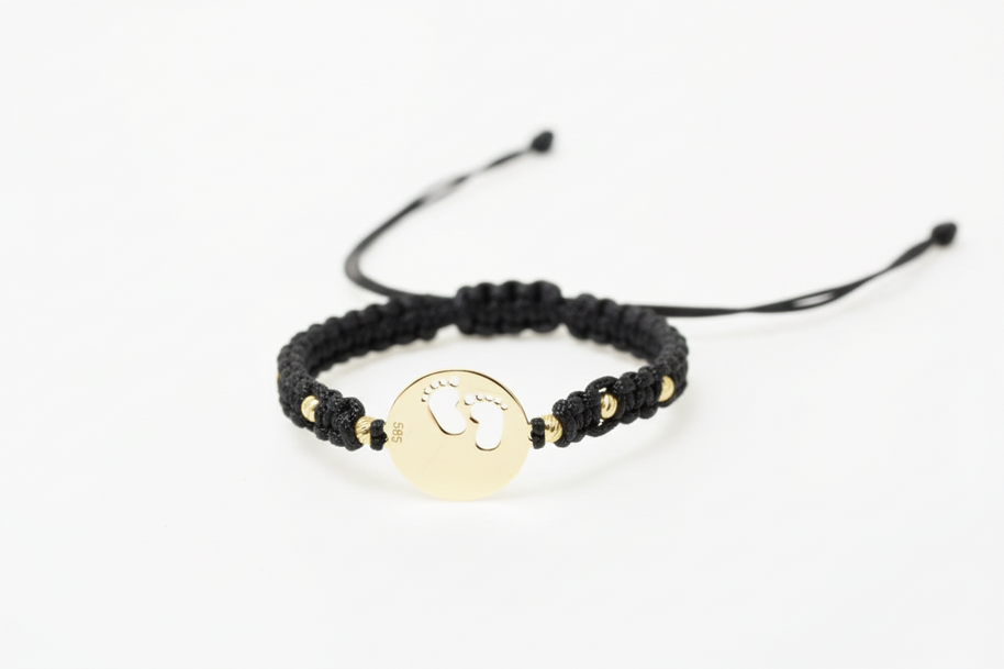 14K Gold Red Cord Bracelet – Baby Feet Charm (Newborn Size)