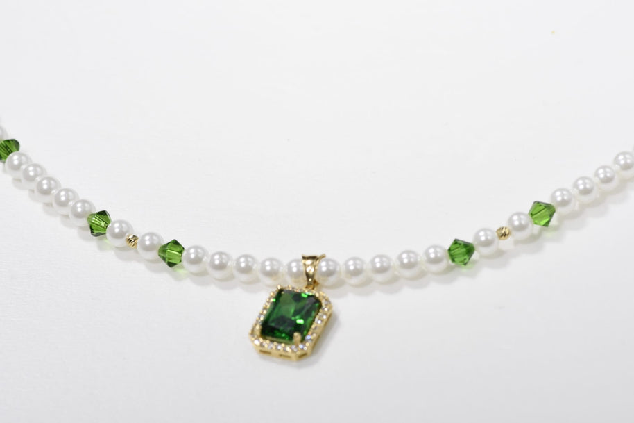 14K Gold Pearl Necklace with Green Pendant | 585 Gold Pearl Necklace | Elegant Pearl & Green Stone Necklace
