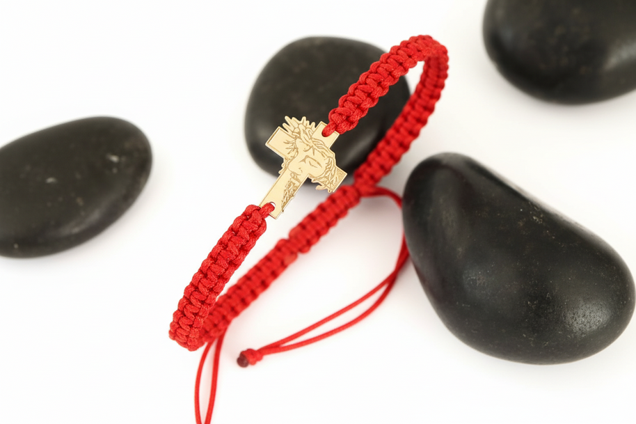 Divinum 14K Gold Cross Bracelet