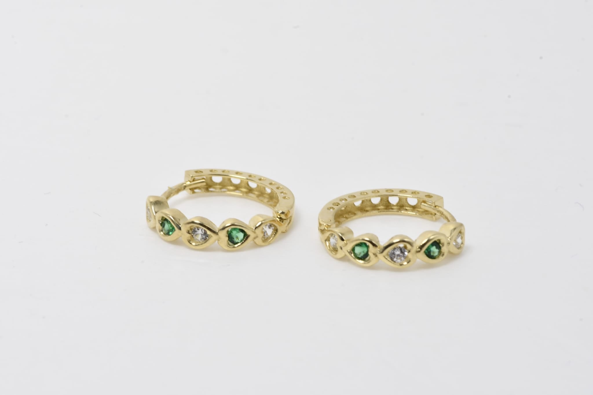 Heart-Shaped Gold Hoop Earrings with Green & Clear Stones – 14K Gold