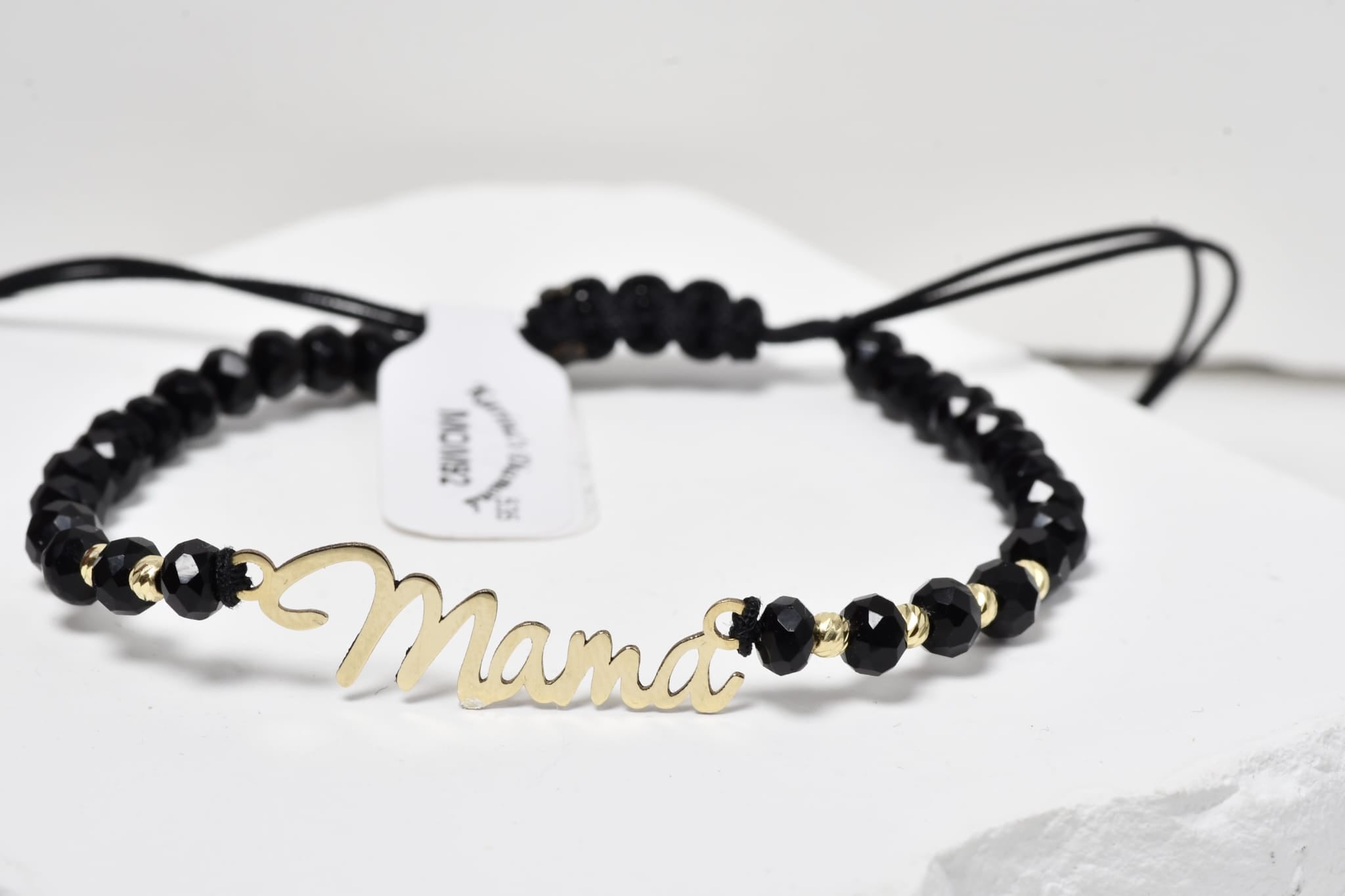 Bracelet with “Mama” Charm – 14K Gold