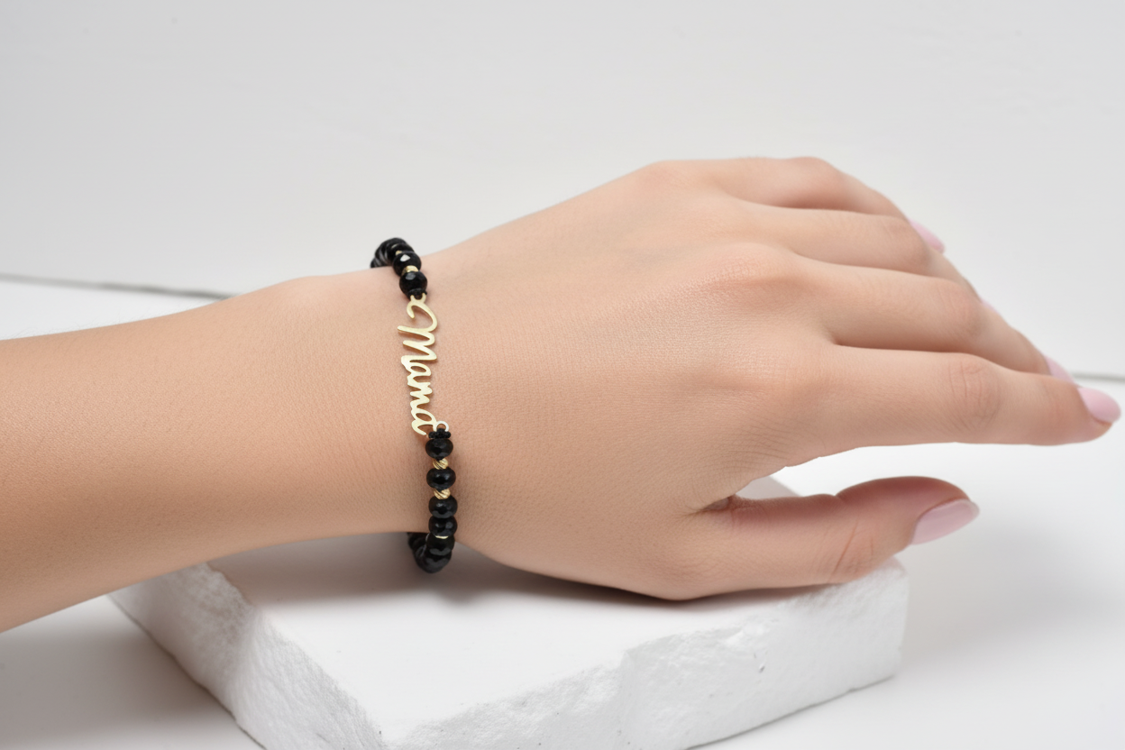 Bracelet with “Mama” Charm – 14K Gold