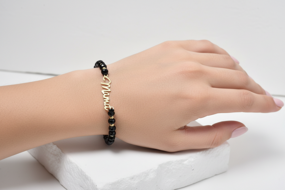 Bracelet with “Mama” Charm – 14K Gold