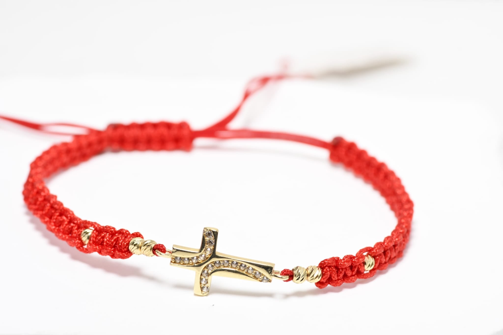 Red String Pavé Cross Bracelet – 14K Gold